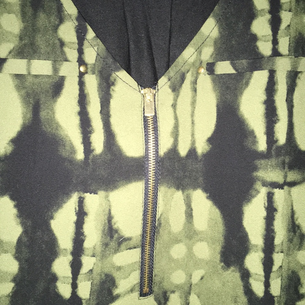 Express Zip Up Tank Top - Picture 2 of 3